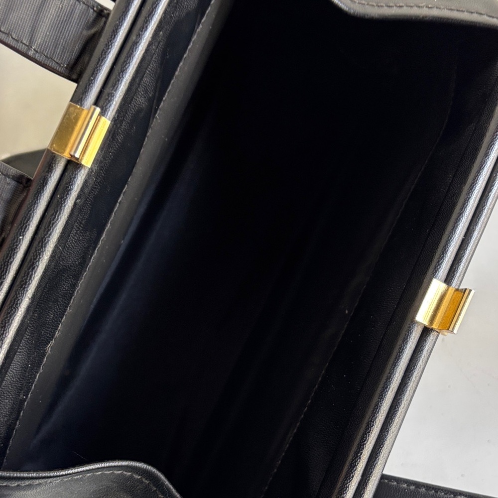 Vintage Black Leather Shoulder Bag - Picture 8 of 12